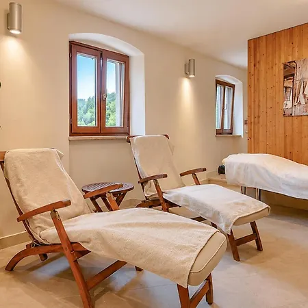 Stunning In With Sauna * Oprtalj